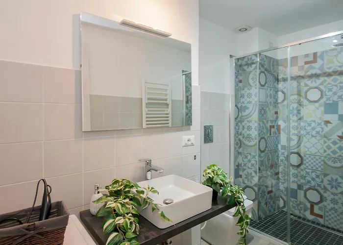 Ihost - Lomellina 14a * Milan